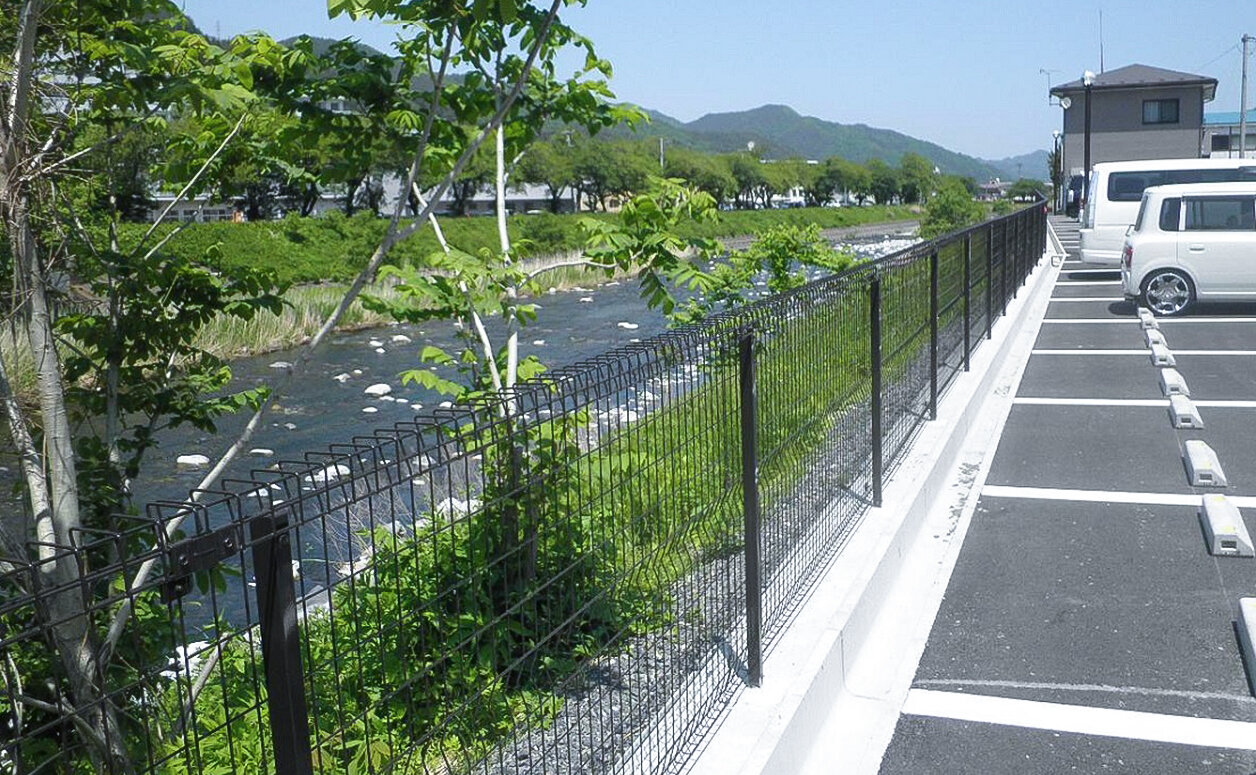 駐車場外構柵